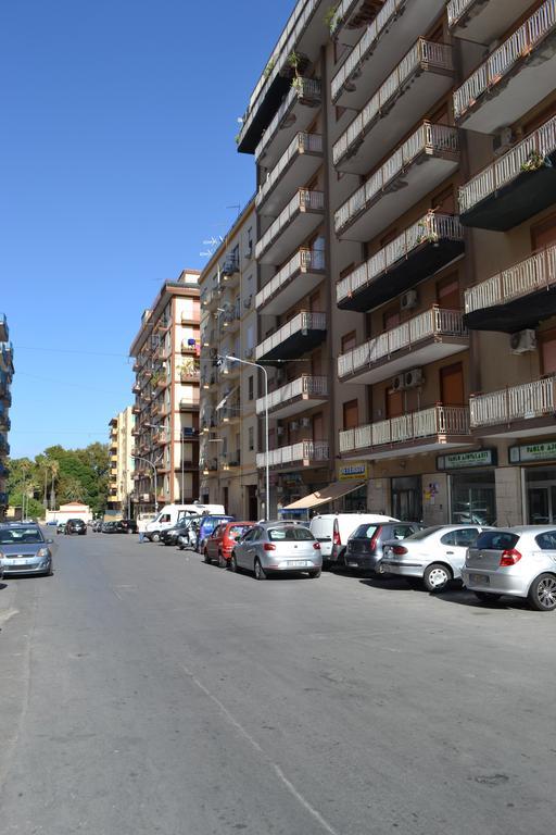 Hotel A Tre Passi Dal Centro Palermo Exterior foto