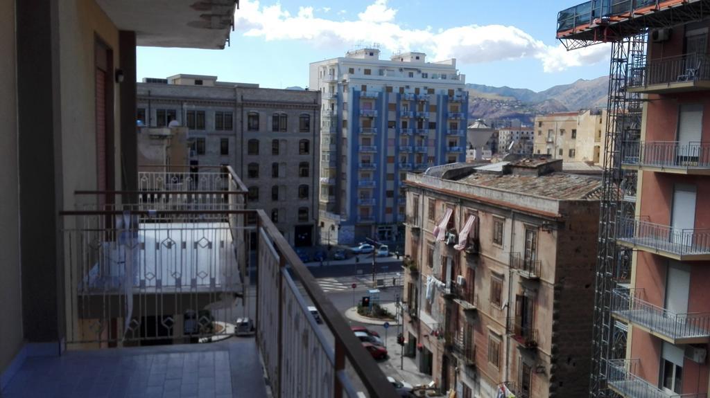 Hotel A Tre Passi Dal Centro Palermo Exterior foto